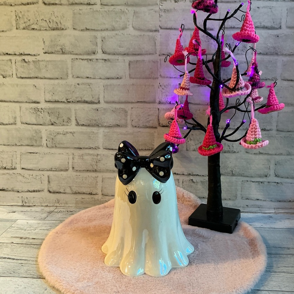 CANDY CORN LANE 9in Ceramic Ghost With Bow